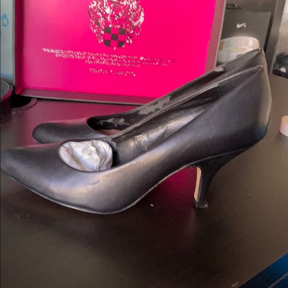 Vince Camuto size 8 heels - Picture 4 of 12